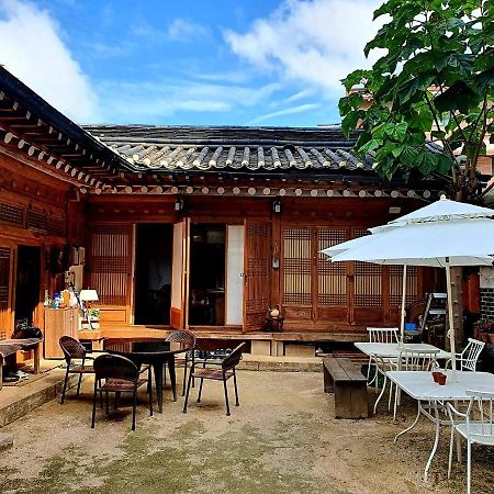 Namhyundang - Hanok Korean Traditional House Seoul Exterior foto