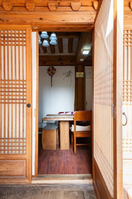 Namhyundang - Hanok Korean Traditional House Seoul Exterior foto
