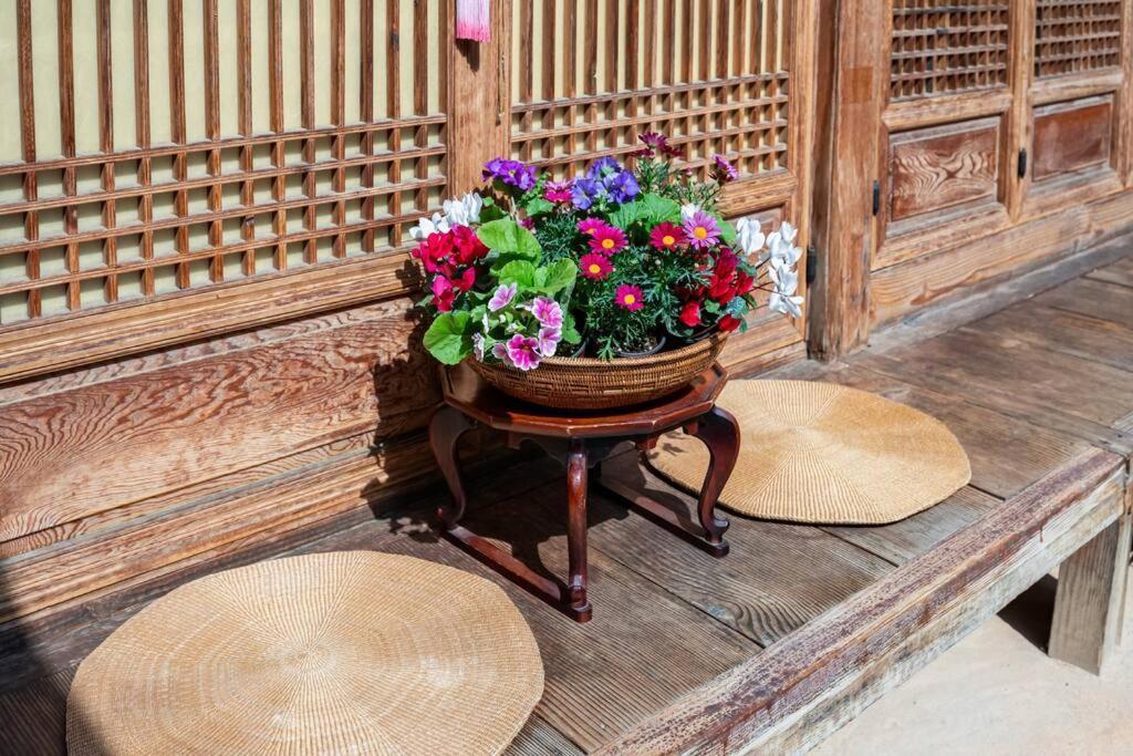 Namhyundang - Hanok Korean Traditional House Seoul Exterior foto